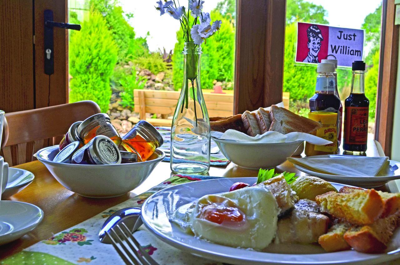 Widbrook Barns Bed & Breakfast Bradford-On-Avon Bagian luar foto