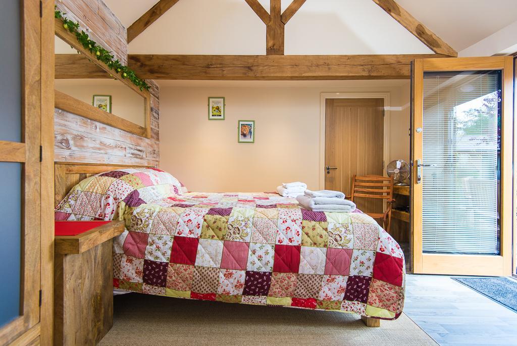 Widbrook Barns Bed & Breakfast Bradford-On-Avon Bagian luar foto