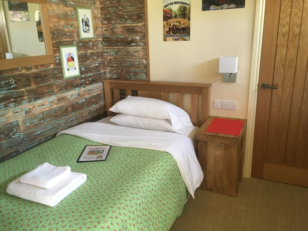 Widbrook Barns Bed & Breakfast Bradford-On-Avon Bagian luar foto
