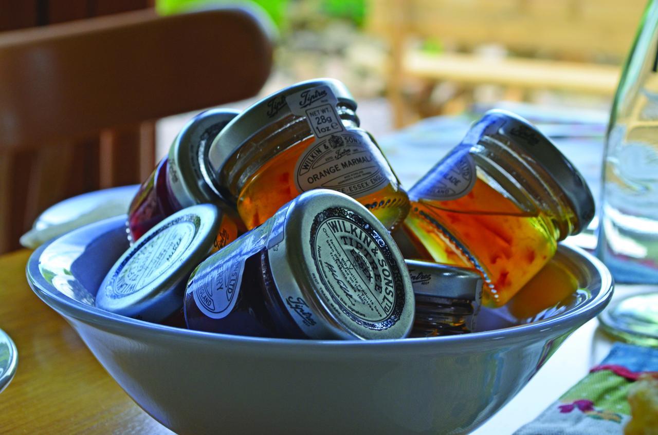 Widbrook Barns Bed & Breakfast Bradford-On-Avon Bagian luar foto