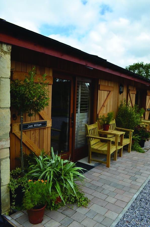 Widbrook Barns Bed & Breakfast Bradford-On-Avon Bagian luar foto