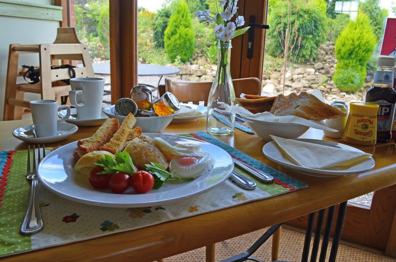 Widbrook Barns Bed & Breakfast Bradford-On-Avon Bagian luar foto