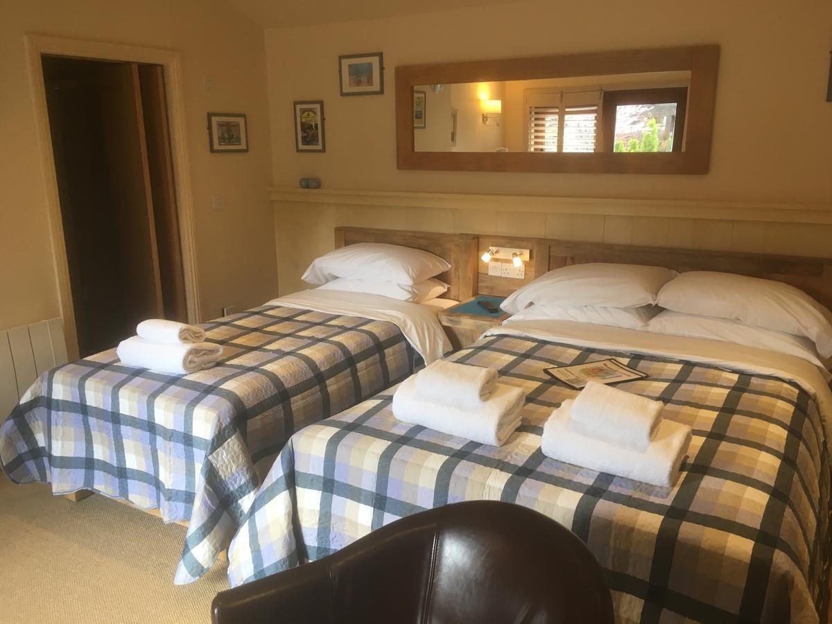 Widbrook Barns Bed & Breakfast Bradford-On-Avon Bagian luar foto