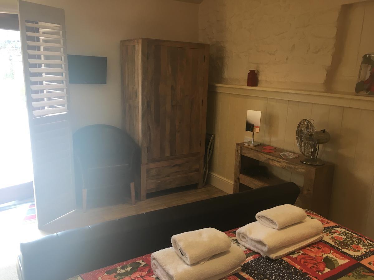 Widbrook Barns Bed & Breakfast Bradford-On-Avon Bagian luar foto